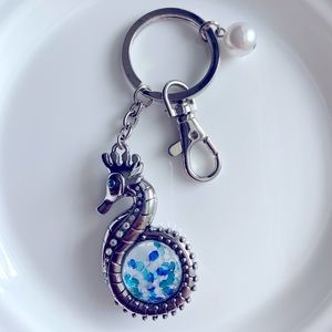 NEW Seahorse Keychain ⚓️